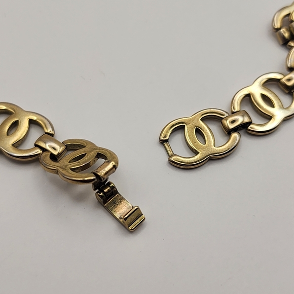 Vintage Gold Toned Chanel Interlocked CC Logo Design Link Necklace - Picture 5 of 8